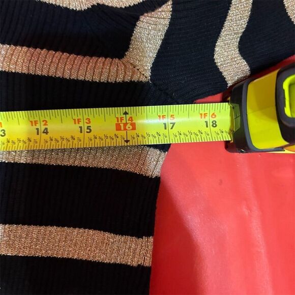 Lauren Ralph Lauren Women's‎ M Black Gold Striped Turtleneck Sweater - Picture 7 of 8